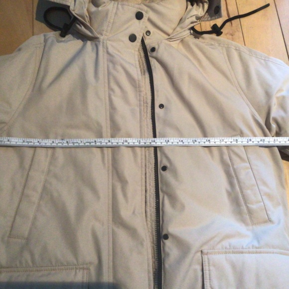 Everlane Renew Puffer Coat - Picture 10 of 11